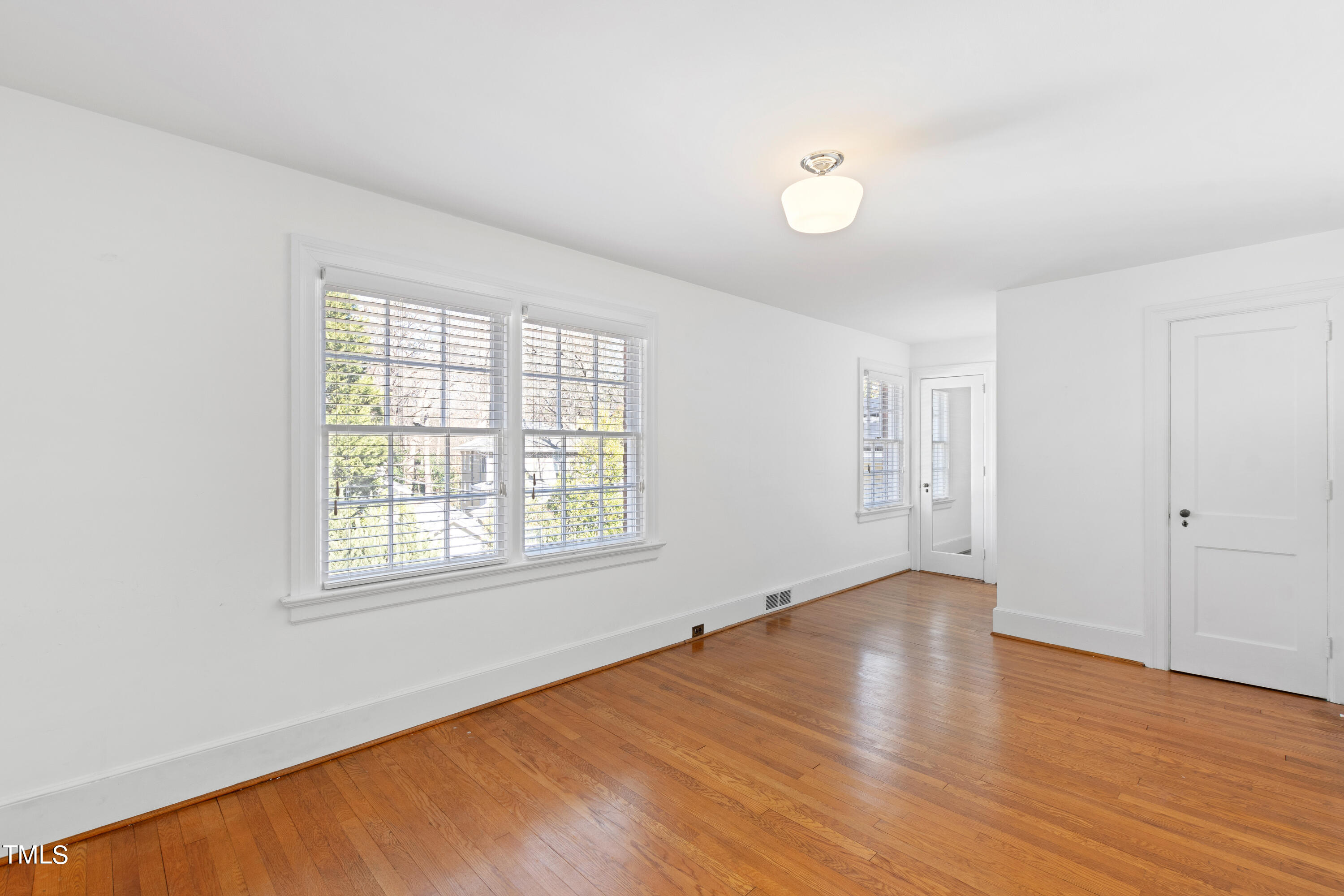 305 Hillcrest Road Raleigh, NC 27605 - Photo 28 of 45 26 BEdroom 4