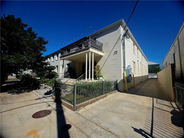 $1,750 | 729 Second Street, New Orleans, LA 70130