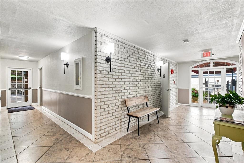 395 Pharr Road Northeast, Unit 208 Atlanta, GA 30305 - Photo 19 of 32 Gallery Image 19
