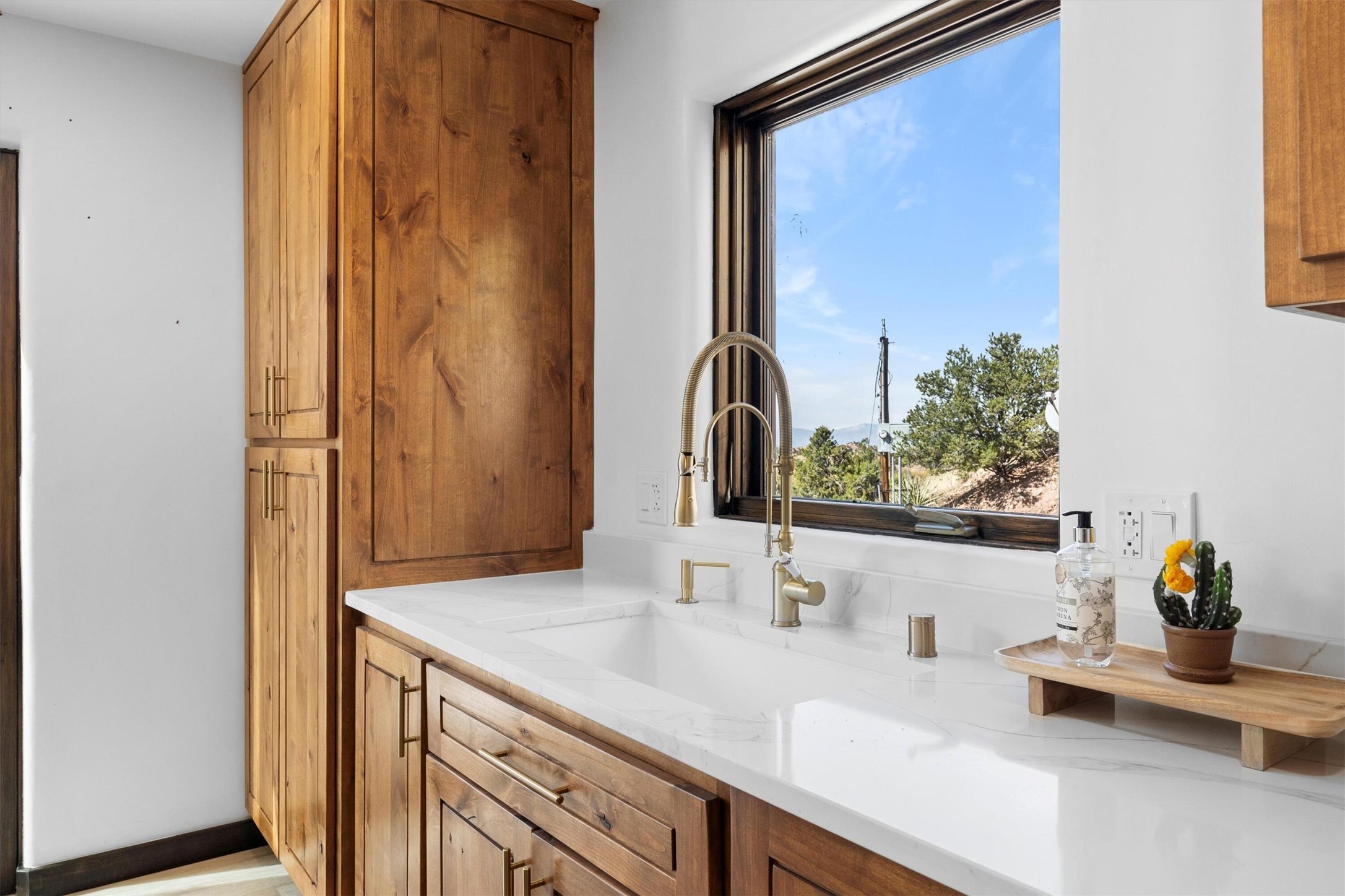 1339 Bishops Lodge Road Santa Fe, NM 87506 - Photo 11 of 59