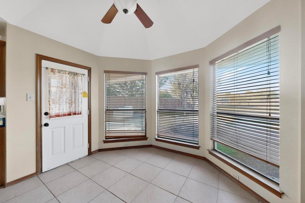 1121 Reedsport Place DeSoto, TX 75115 - Photo 14 of 40 a view of an empty room with a window