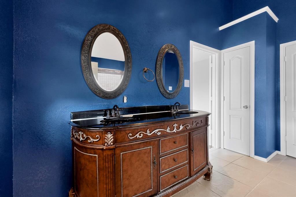 1121 Reedsport Place DeSoto, TX 75115 - Photo 19 of 40 a close view of fireplace