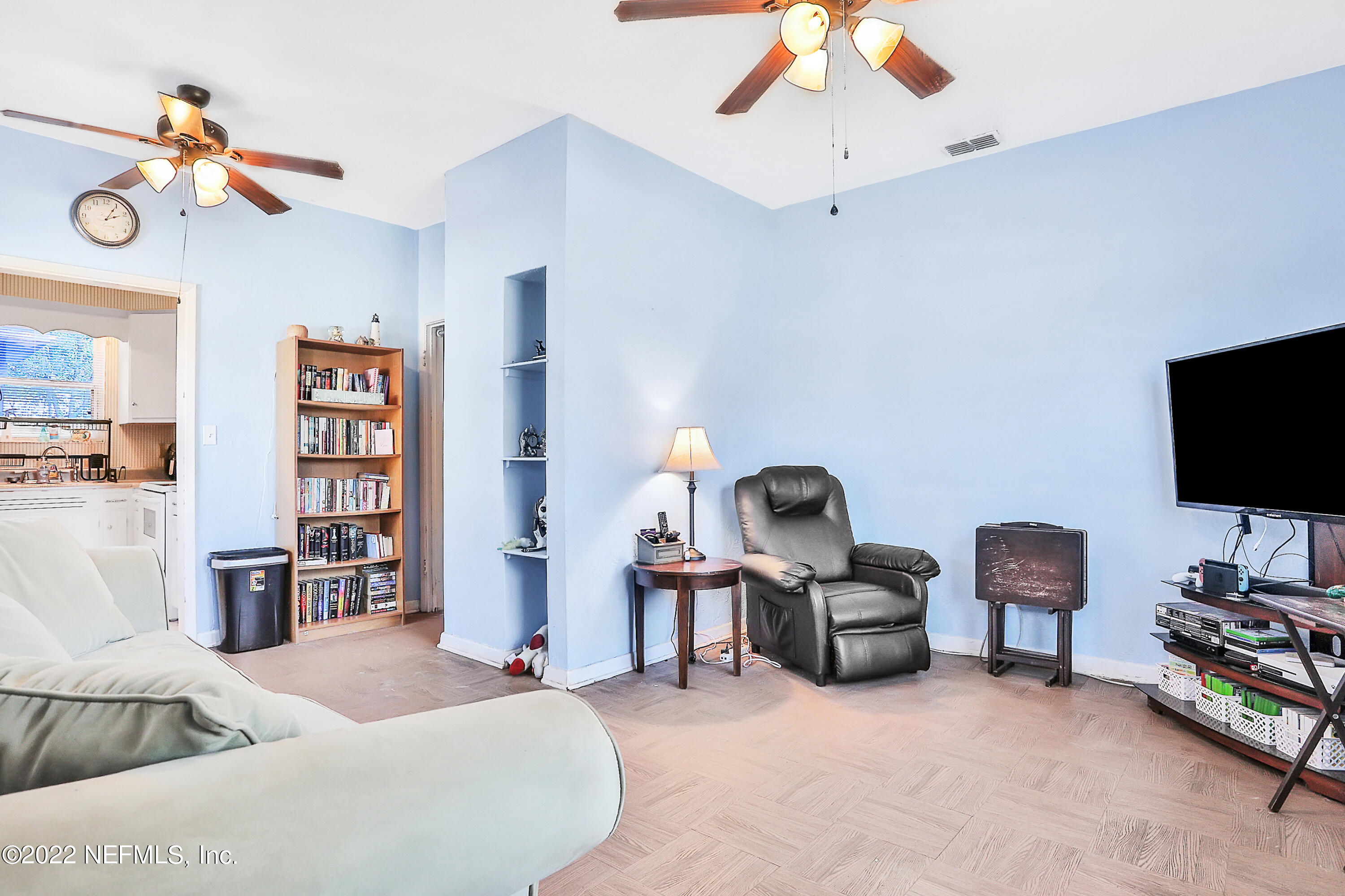6129 Temple Road Jacksonville, FL 32217 - Photo 3 of 18 Living Room to Kitchen