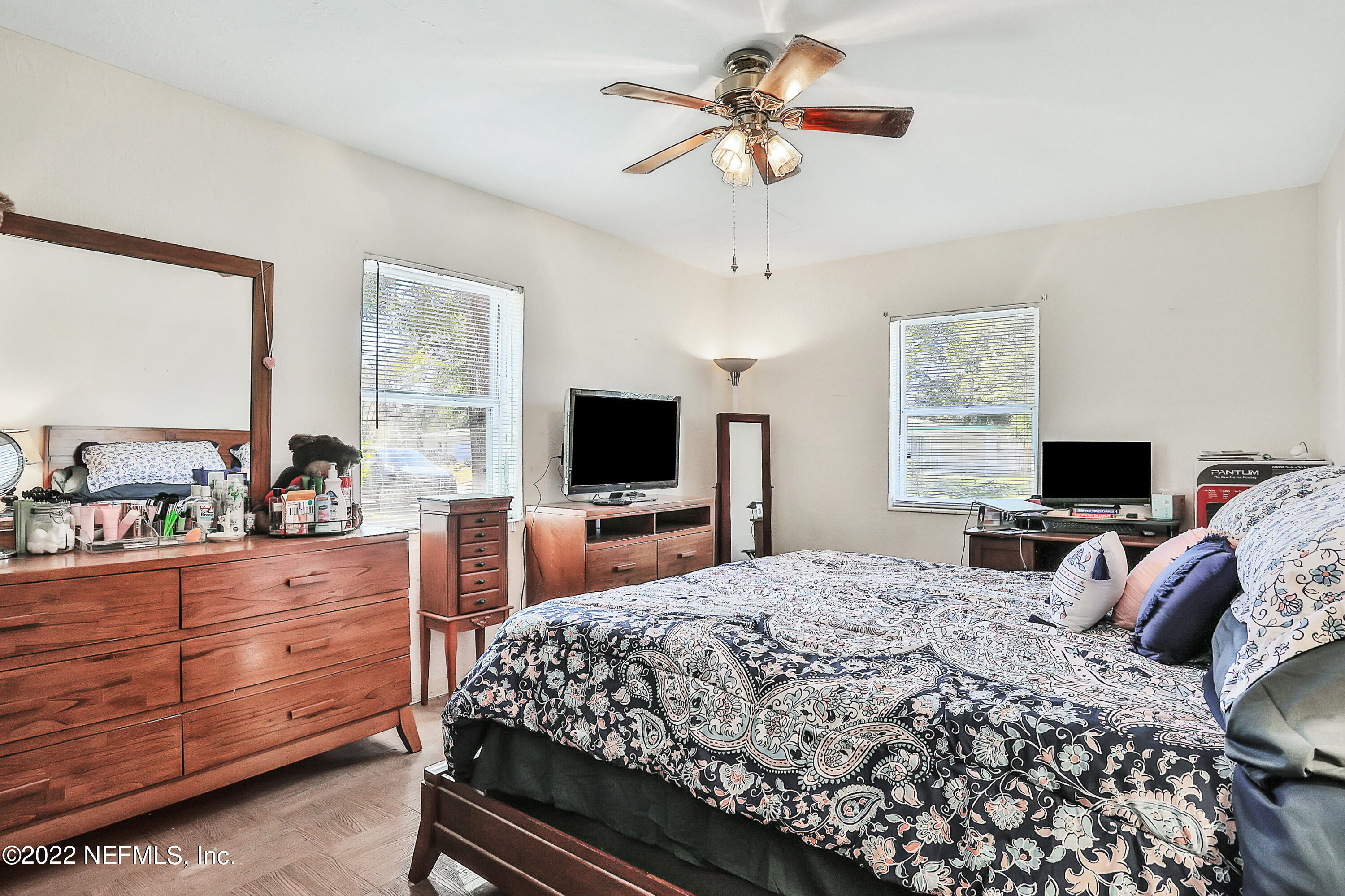 6129 Temple Road Jacksonville, FL 32217 - Photo 6 of 18 Spacious Master Bedroom