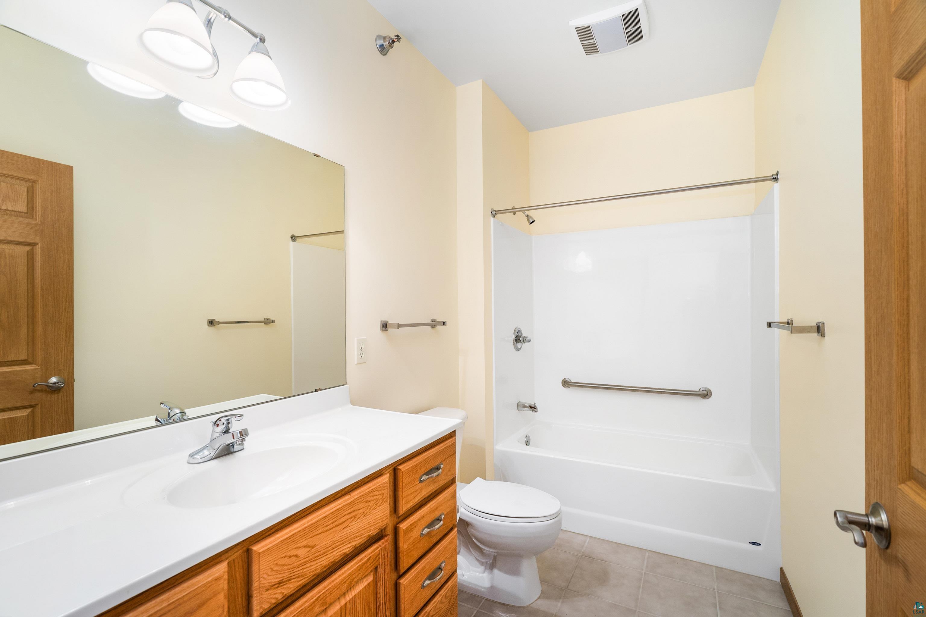 4042 Haines Road, Unit 302 Duluth, MN 55811 - Photo 15 of 31 Gallery Image 15