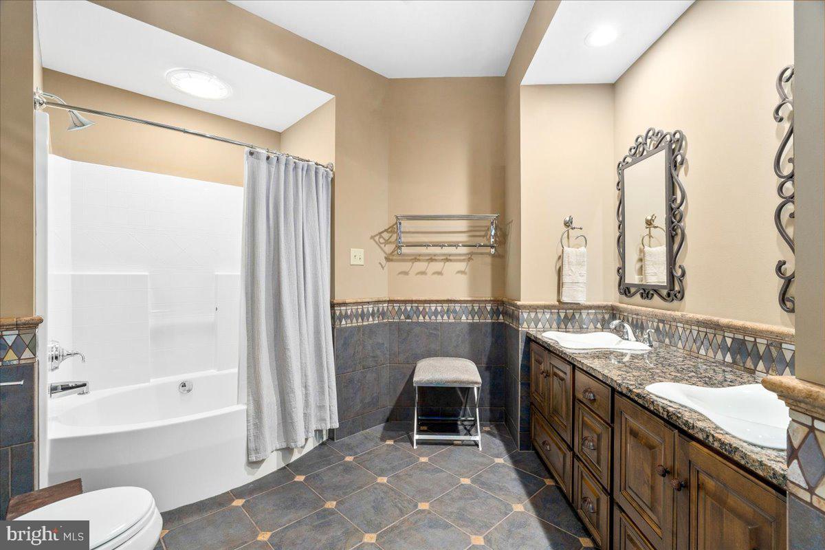 12565 Stone Crest Circle Waynesboro, PA 17268 - Photo 74 of 145 Shared hall bath