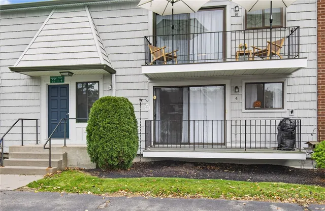 $184,000 | 27-8 Great Wood Court, Unit 8, Perinton, NY 14450