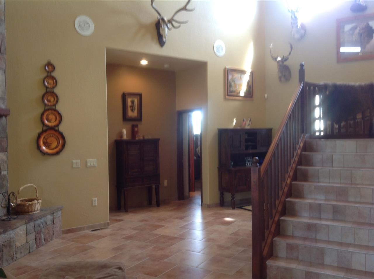 1092 South Hunters Run Show Low, AZ 85901 - Photo 29 of 36 a view of entryway and hall with wooden floor