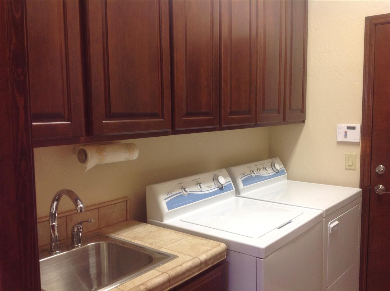 1092 South Hunters Run Show Low, AZ 85901 - Photo 10 of 36 a close view of sink and tap