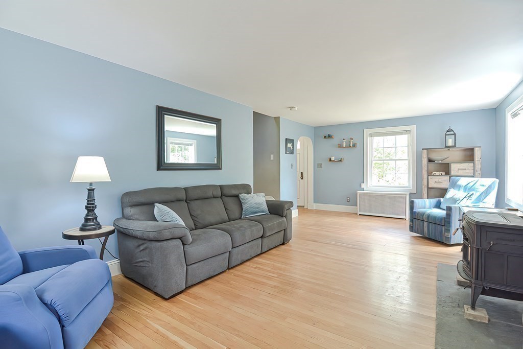 24 South Acton Road Stow, MA 01775 - Photo 5 of 40