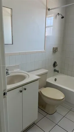 $2,500 | 1745 West 58th Street, Unit 202, Hialeah, FL 33012