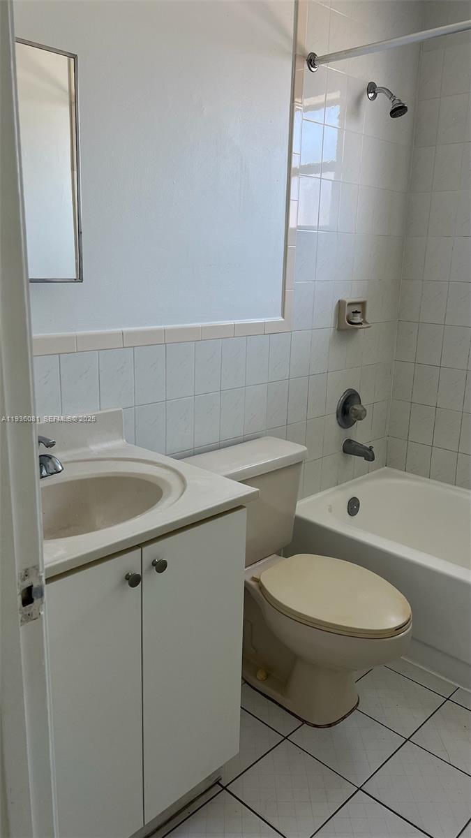 1745 West 58th Street, Unit 202 Hialeah, FL 33012 - Photo 7 of 10