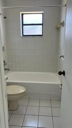 $2,500 | 1745 West 58th Street, Unit 202, Hialeah, FL 33012