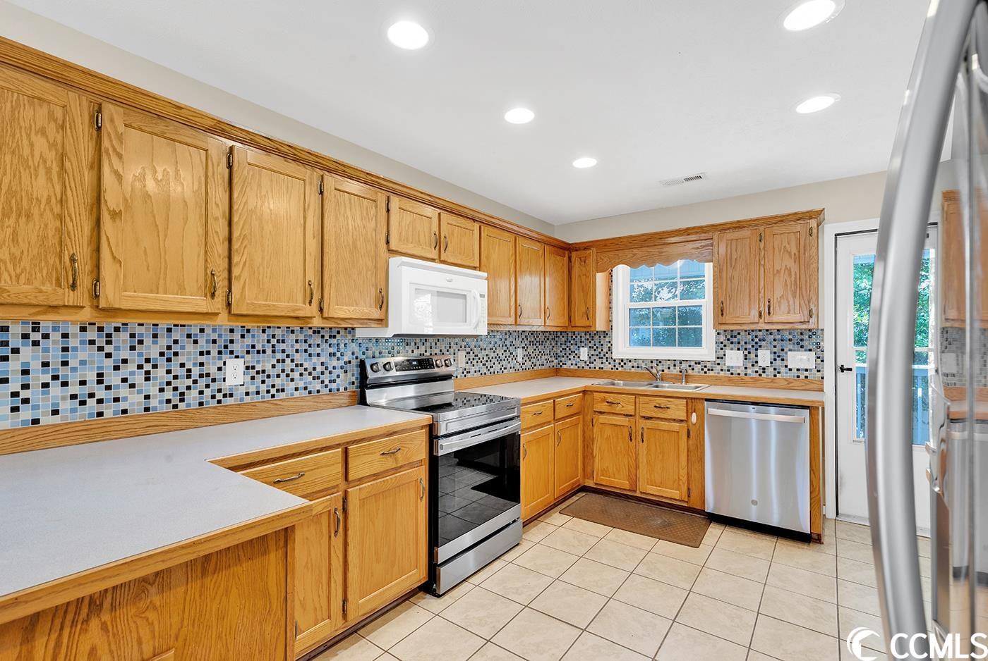 9567 Benji Drive Murrells Inlet, SC 29576 - Photo 16 of 35 Gallery Image 16