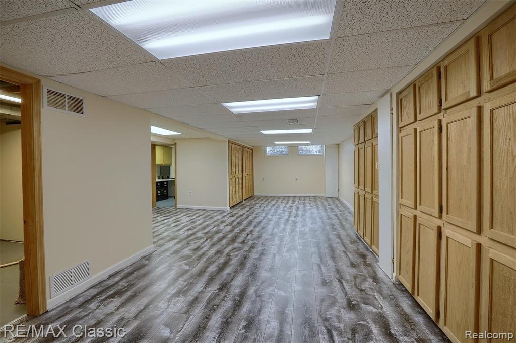 695 Plum Ridge Drive Rochester Hills, MI 48309 - Photo 17 of 38