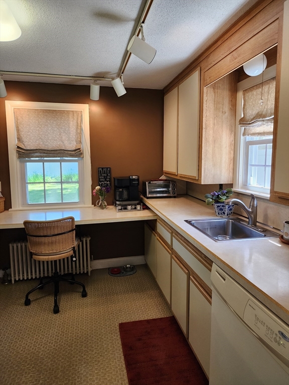 235 Chalmers Street Springfield, MA 01118 - Photo 19 of 29
