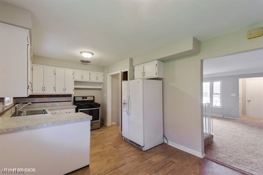 1036 South Green Road Cleveland, OH 44121 - Photo 3 of 21