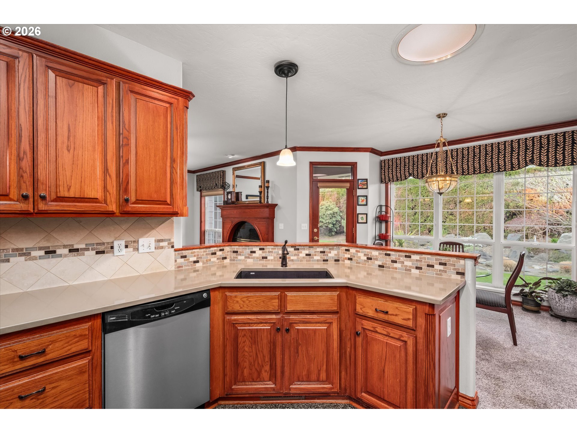 1424 Wimbledon Place Springfield, OR 97477 - Photo 12 of 46