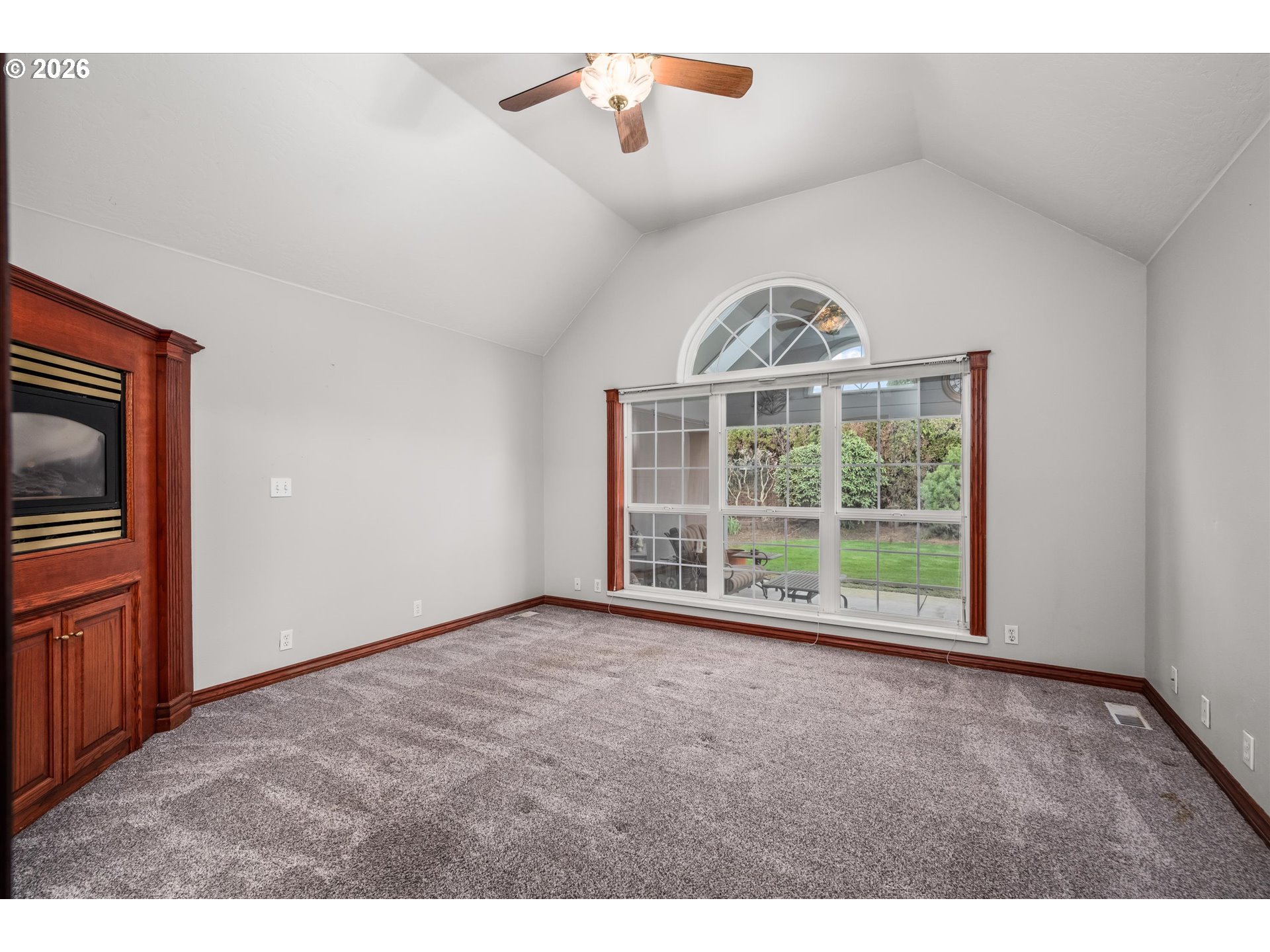 1424 Wimbledon Place Springfield, OR 97477 - Photo 15 of 46 Owner's Suite Bedroom