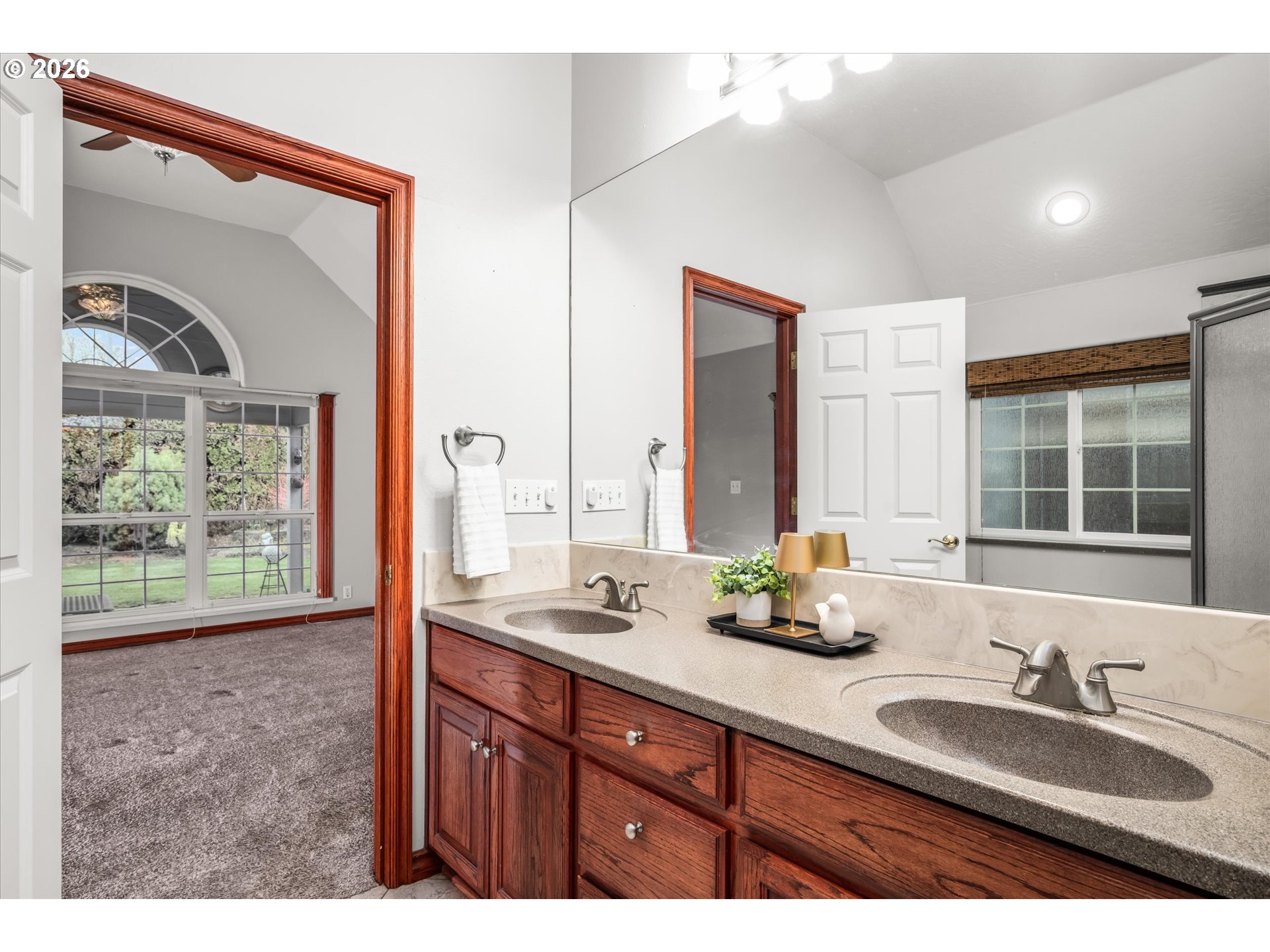 1424 Wimbledon Place Springfield, OR 97477 - Photo 18 of 46 Owner's Suite Bathroom