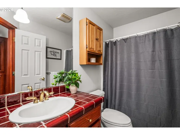 $675,000 | 1424 Wimbledon Place, Springfield, OR 97477