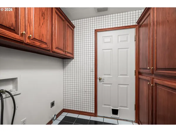 $675,000 | 1424 Wimbledon Place, Springfield, OR 97477