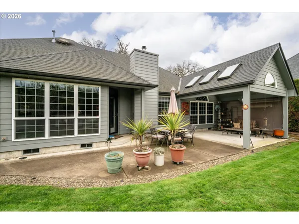 $675,000 | 1424 Wimbledon Place, Springfield, OR 97477