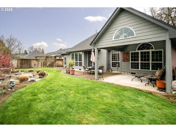 $675,000 | 1424 Wimbledon Place, Springfield, OR 97477