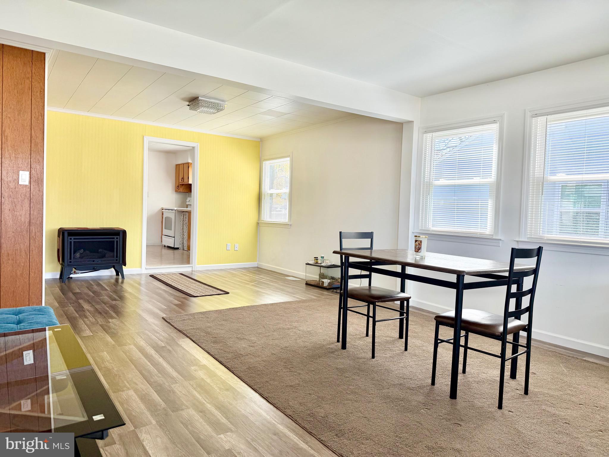 557 Compass Road East Middle River, MD 21220 - Photo 4 of 27 Living / Dining Room