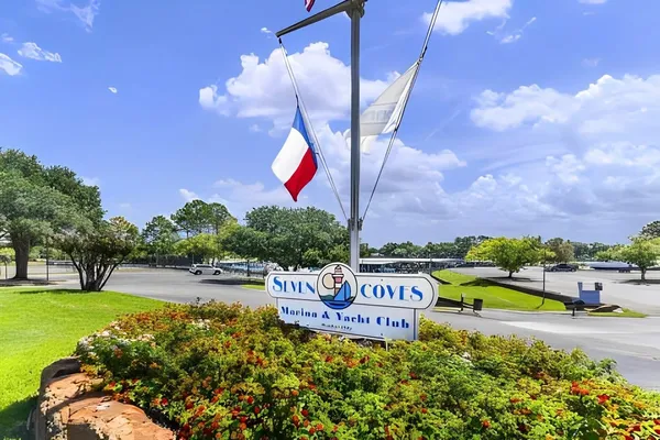 $379,000 | 6878 Kingston Cove Lane, Willis, TX 77318