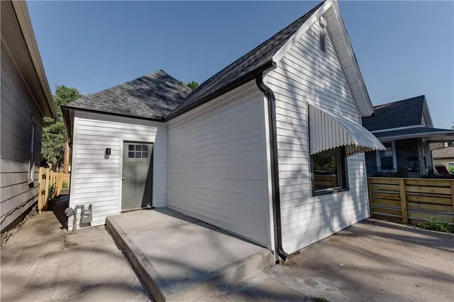 $1,500 | 1516 South 15th Street, Kansas City, KS 66103