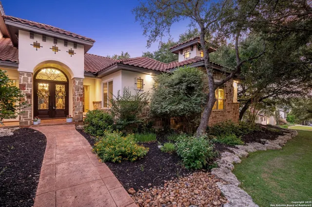 a view of a outdoor space