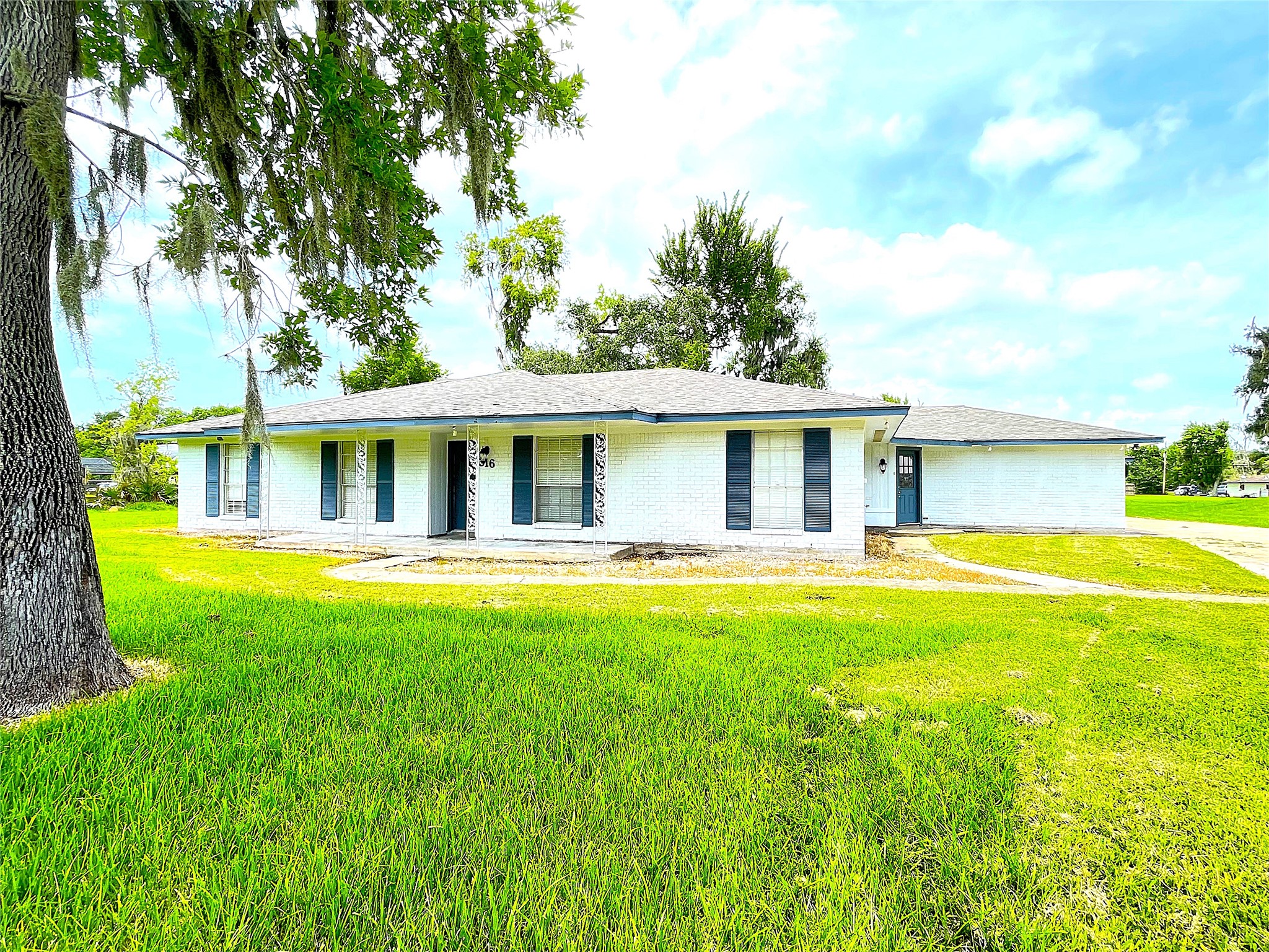 316 Rabbit Trail Lake Jackson, TX 77566 - Photo 1 of 21