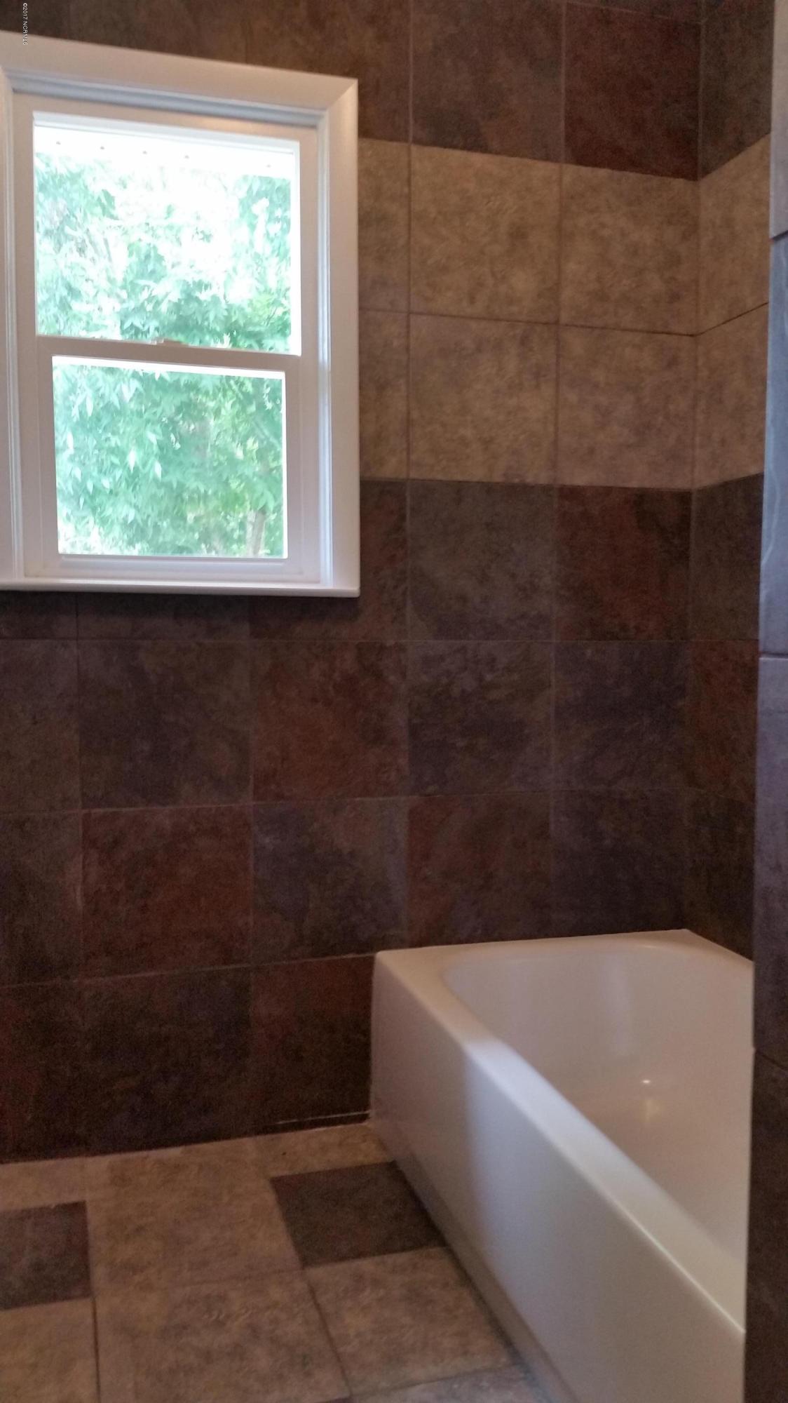 310 Cathay Road Wilmington, NC 28412 - Photo 8 of 17 Bath