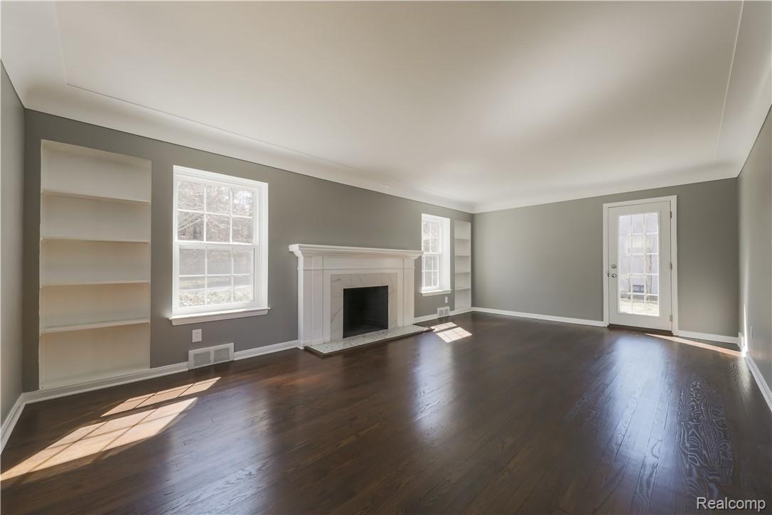 251 Lothrop Road Grosse Pointe, MI 48236 - Photo 5 of 29 251 Lothrop Rd Grosse Pointe-print-006-29-untitled 9 of 43-4200x2800-300dpi.jpg