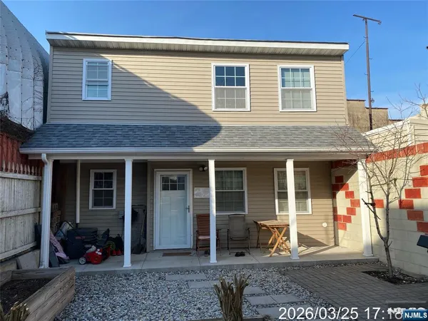 $2,400 | 38 Delancy Street, Unit 3, Newark, NJ 07105