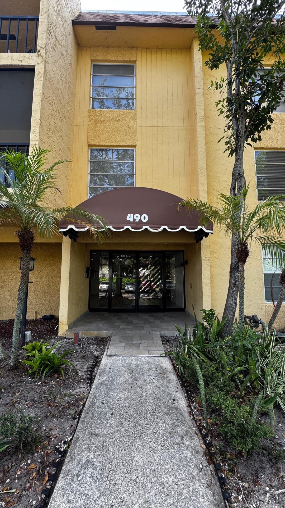 490 Northwest 20th Street, Unit 1050 Boca Raton, FL 33431 - Photo 21 of 23 Front Entrance