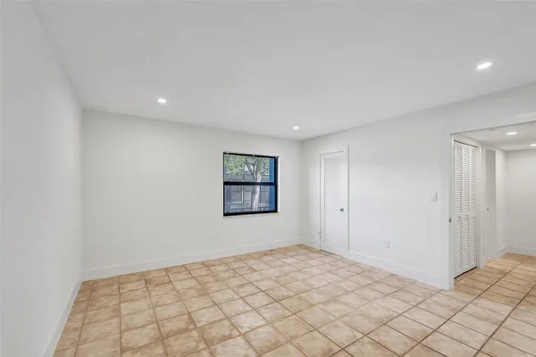 $2,990 | 4040 North Hills Drive, Unit 24, Hollywood, FL 33021