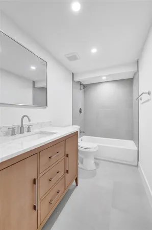 $2,990 | 4040 North Hills Drive, Unit 24, Hollywood, FL 33021
