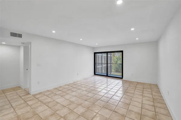 $2,990 | 4040 North Hills Drive, Unit 24, Hollywood, FL 33021