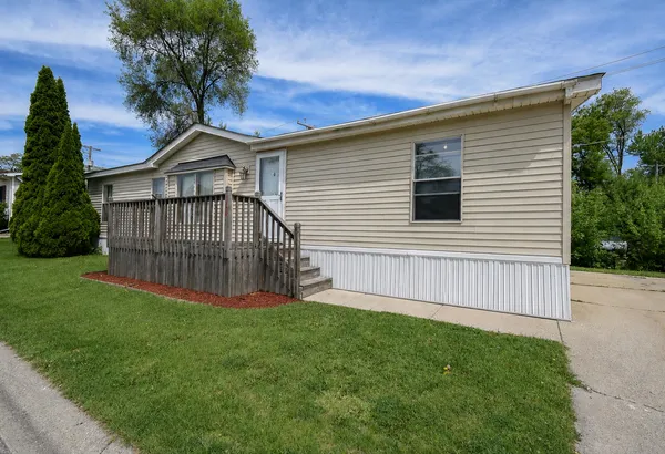 $51,000 | 38703 North Sheridan Road, Unit 164, Beach Park, IL 60099