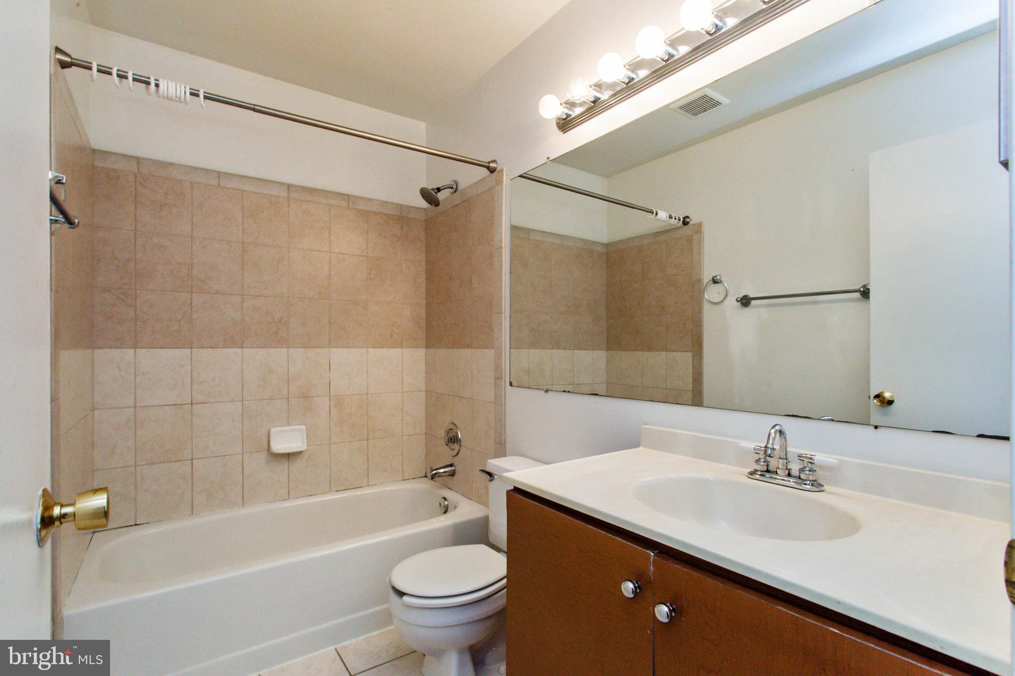 8530 Laurel Oak Drive Springfield, VA 22153 - Photo 16 of 24 Gallery Image 16