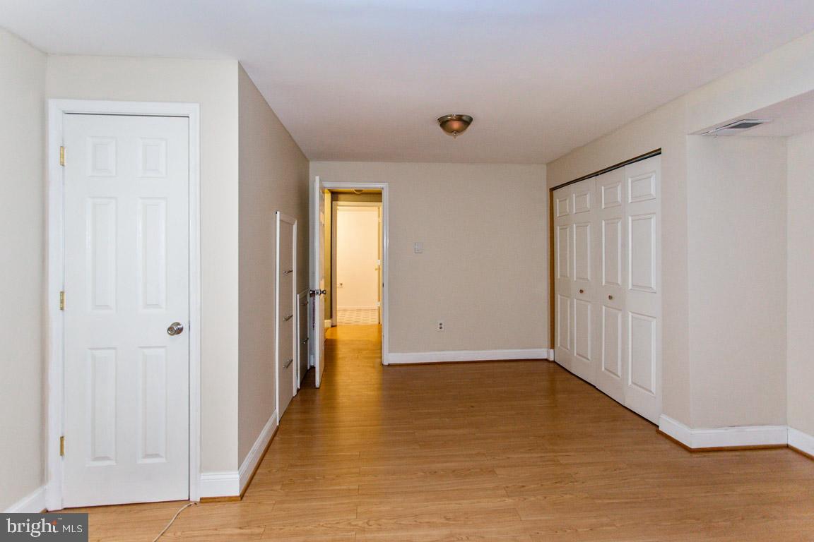 8530 Laurel Oak Drive Springfield, VA 22153 - Photo 21 of 24 Gallery Image 21