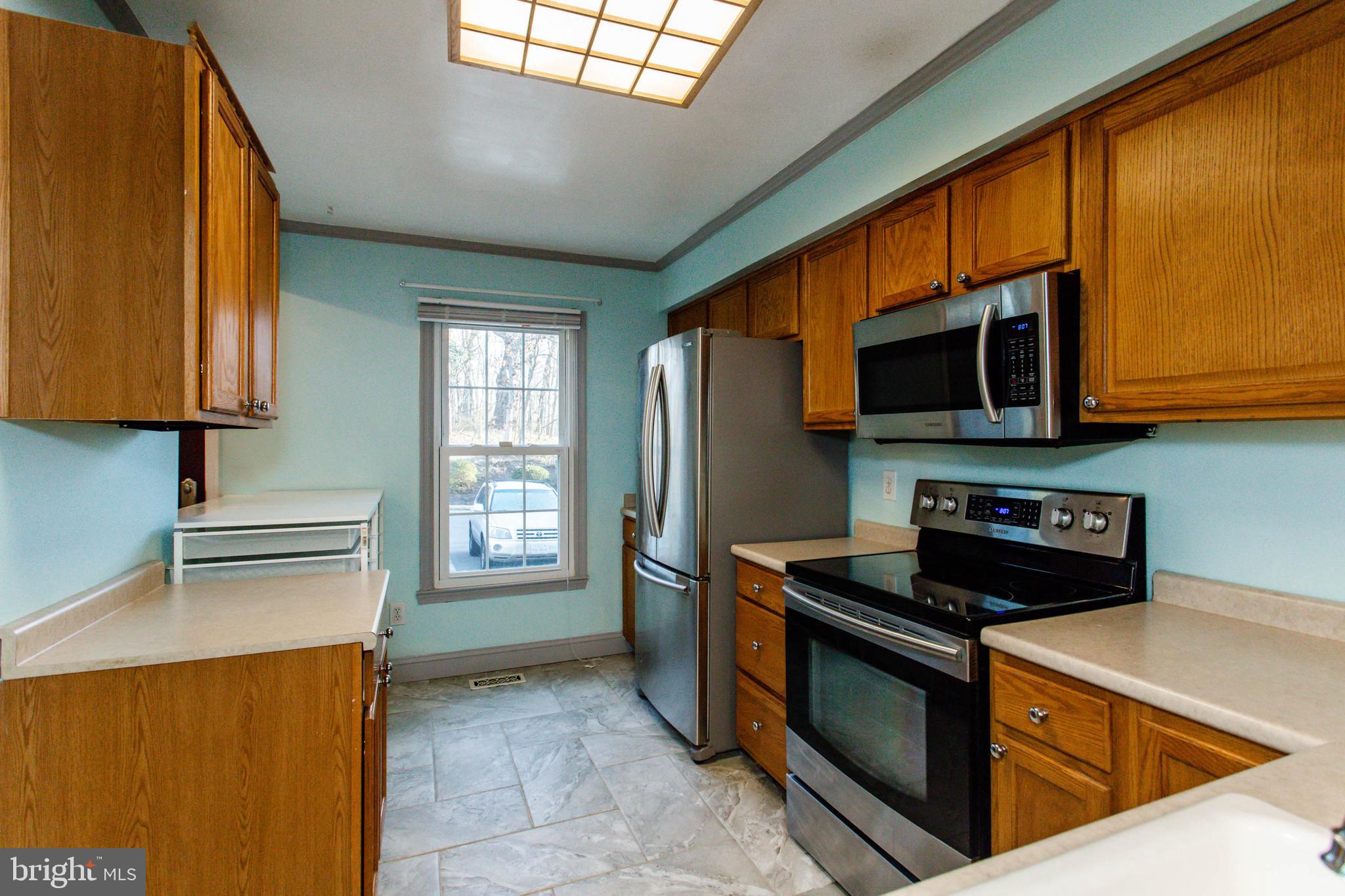 8530 Laurel Oak Drive Springfield, VA 22153 - Photo 9 of 24 Gallery Image 9