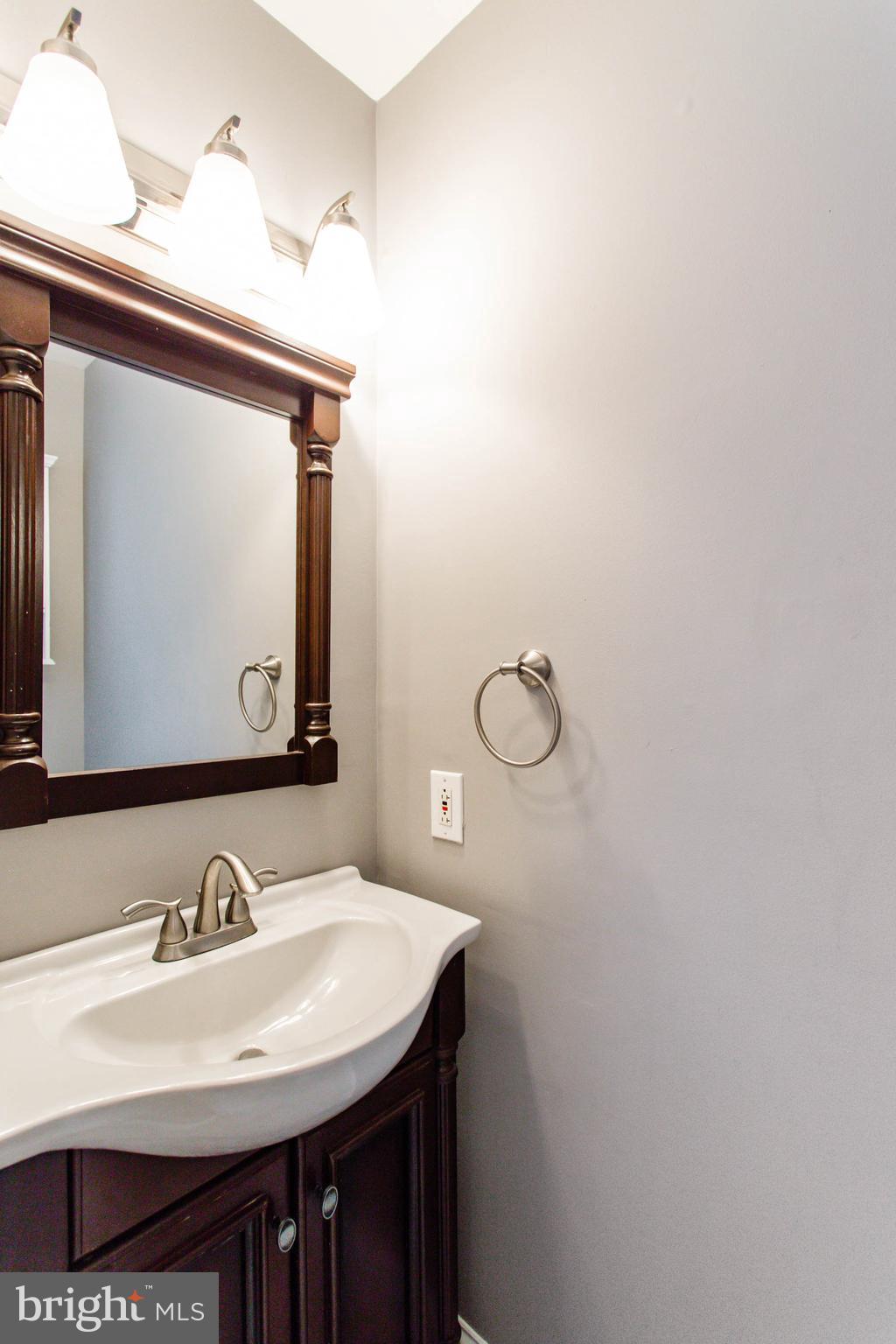 8530 Laurel Oak Drive Springfield, VA 22153 - Photo 10 of 24 Gallery Image 10