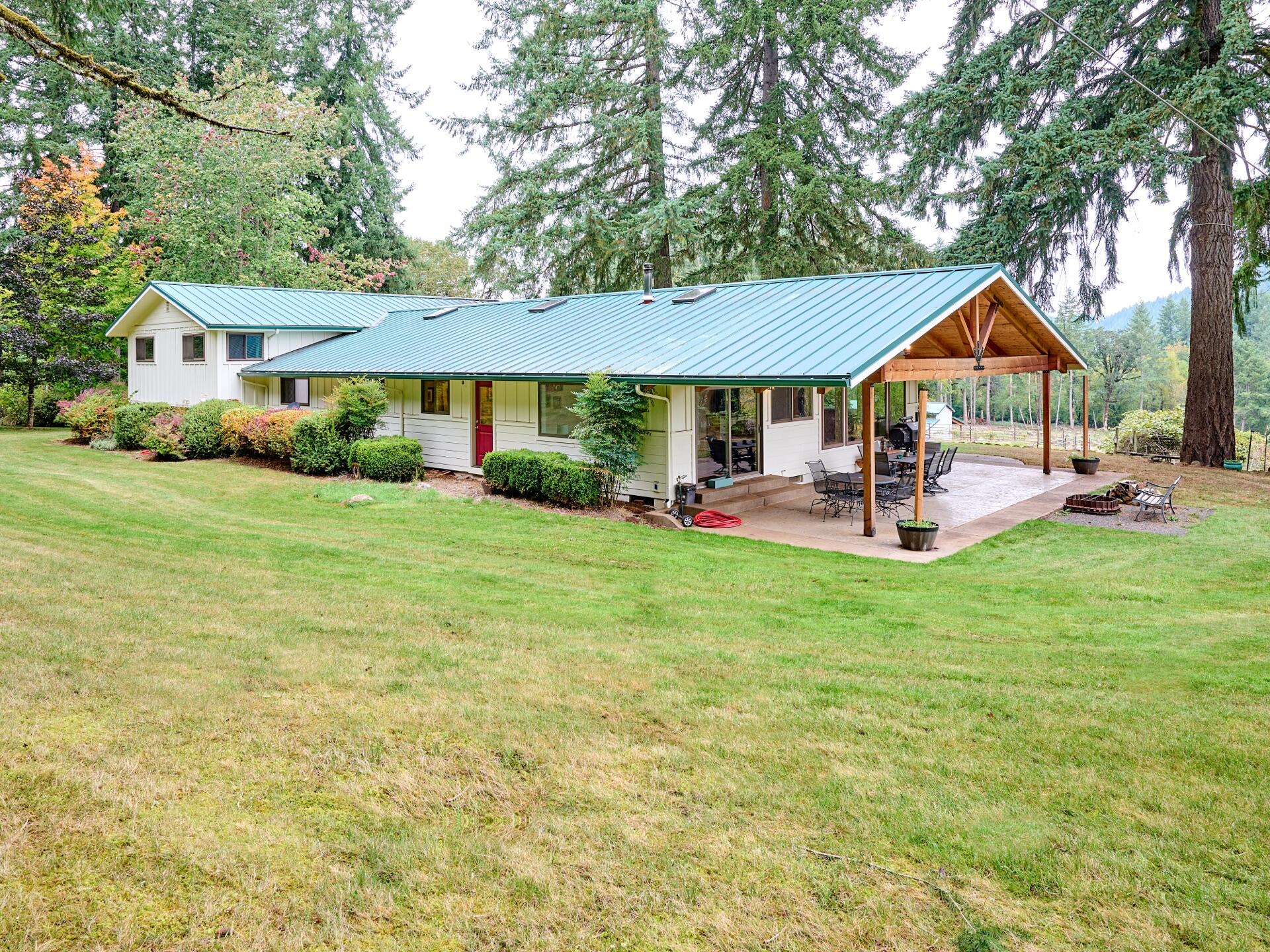 34769 East Lacomb Road Lebanon, OR 97355 - Photo 5 of 42 270_34769_Lacomb_1_web