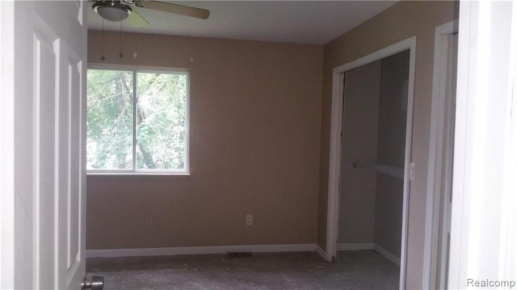 463 North Conklin Road Lake Orion, MI 48362 - Photo 5 of 8