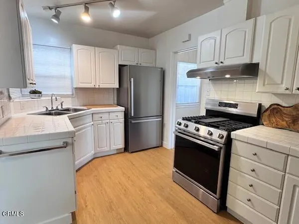 $3,100 | 2513 1/2 Foothill Boulevard, La Crescenta, CA 91214