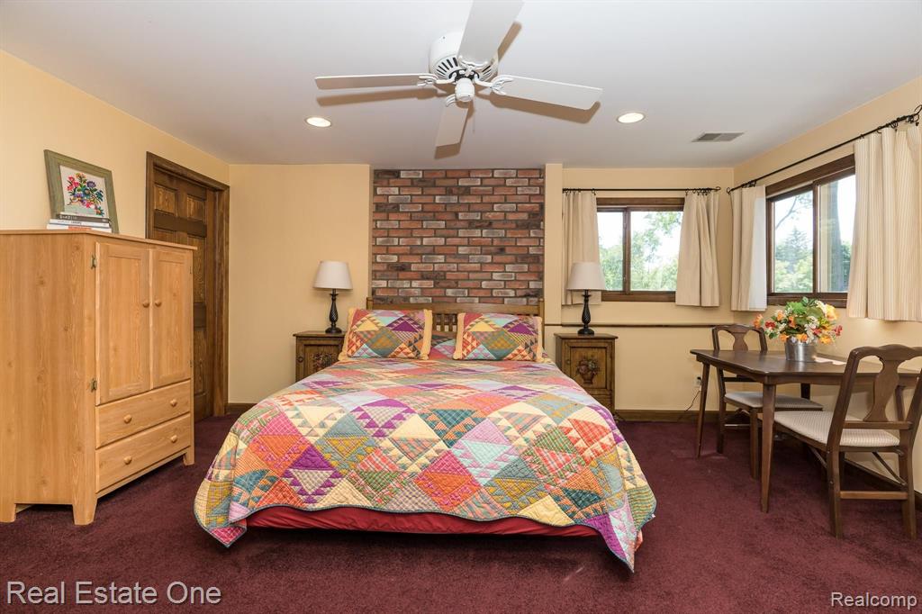 781 Dutton Road Rochester Hills, MI 48306 - Photo 25 of 33