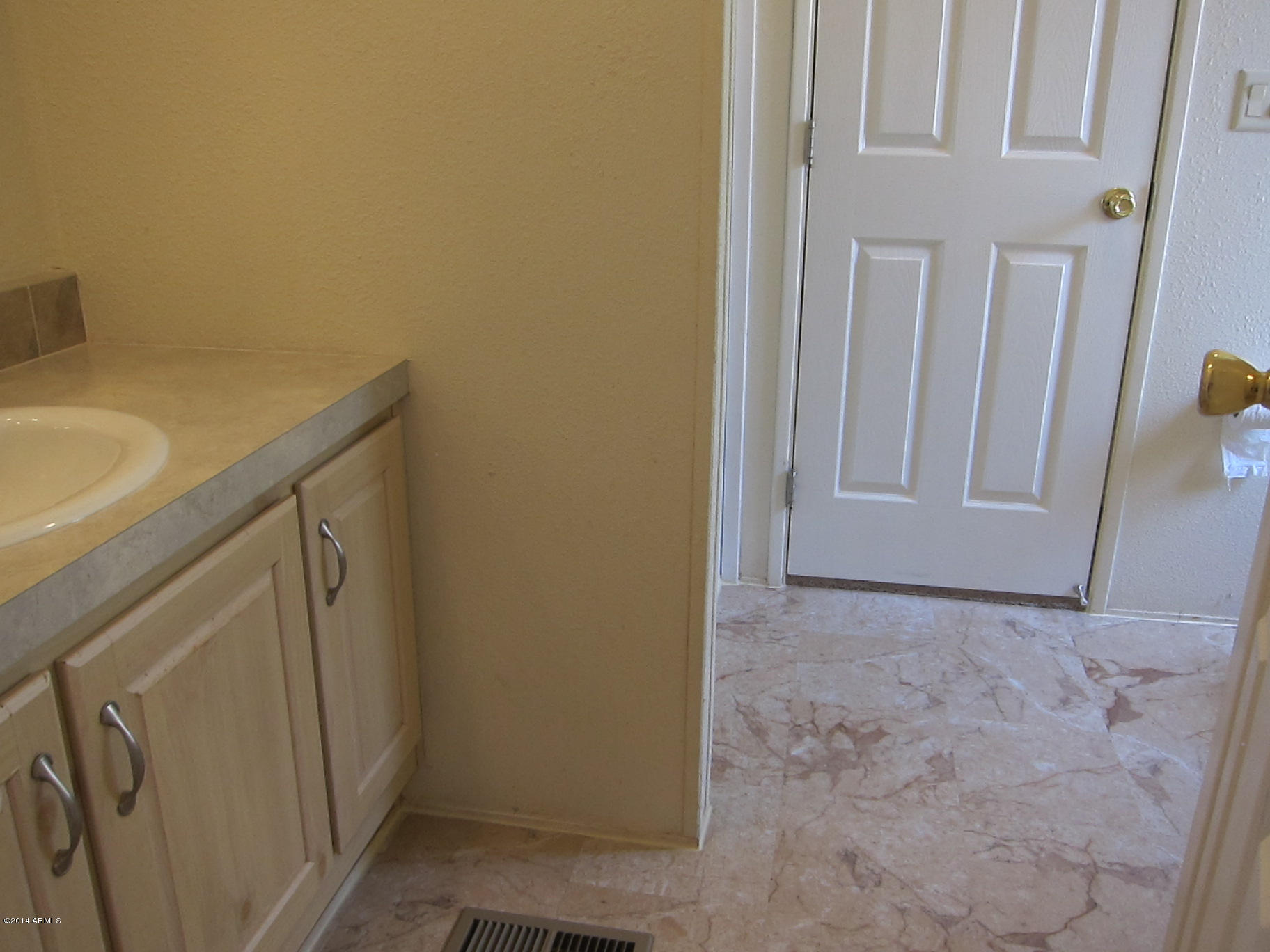 1028 South Bowman Road Apache Junction, AZ 85119 - Photo 13 of 20 2014-07-26 1028 S Bowman Interior 011